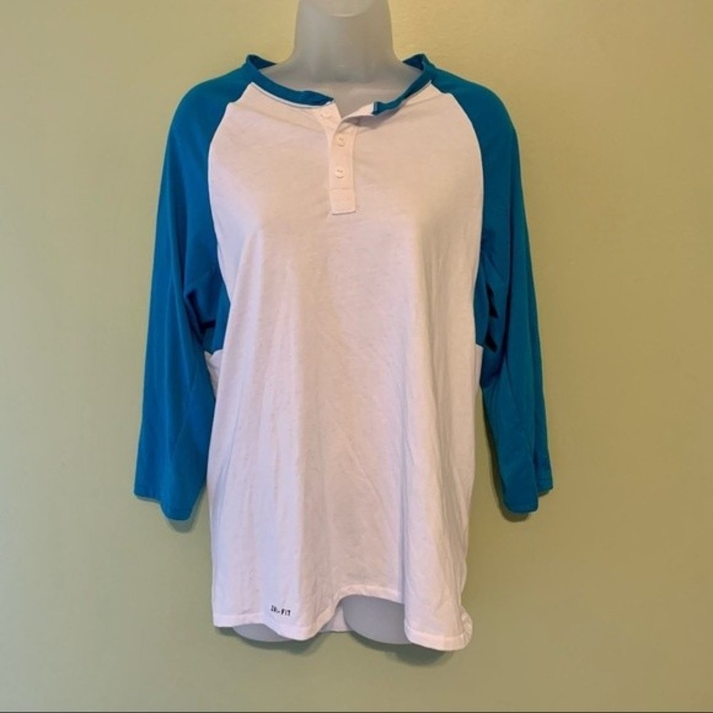 Nike SB 3/4 Sleeve Raglan Tee, Size Medium